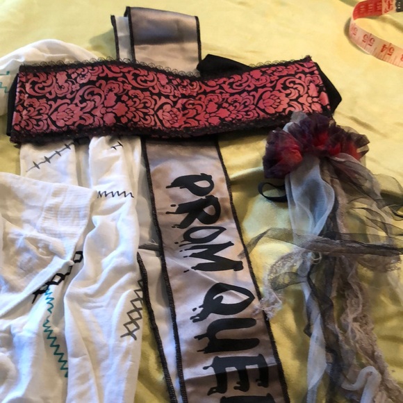 XLarge Girl Prom Queen Corpse Amscan Suit Yourself Costumes dress, sash, Corsage - Picture 16 of 17